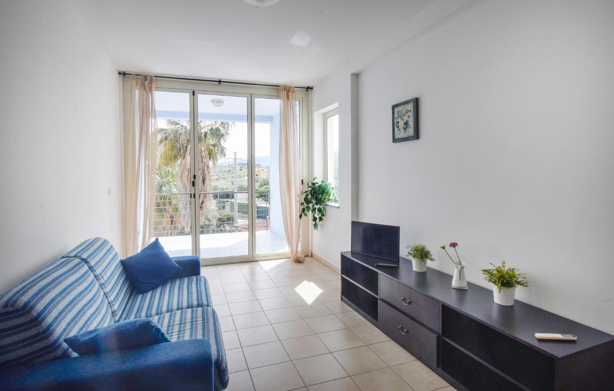 1 Bedroom Cozy Apartment In Isca Sullo Ionio Экстерьер фото