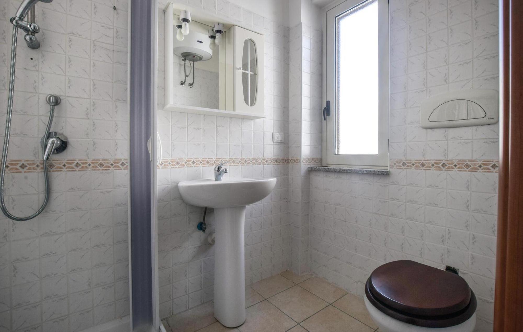 1 Bedroom Cozy Apartment In Isca Sullo Ionio Экстерьер фото