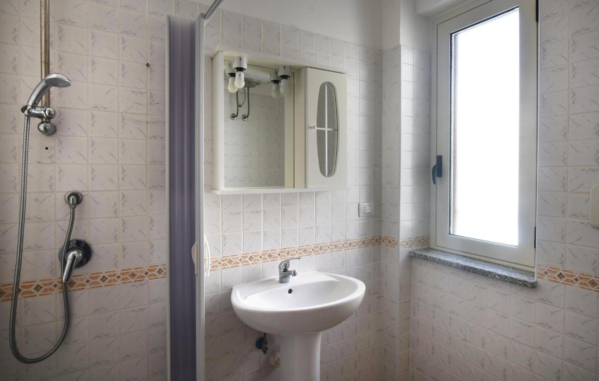 1 Bedroom Cozy Apartment In Isca Sullo Ionio Экстерьер фото