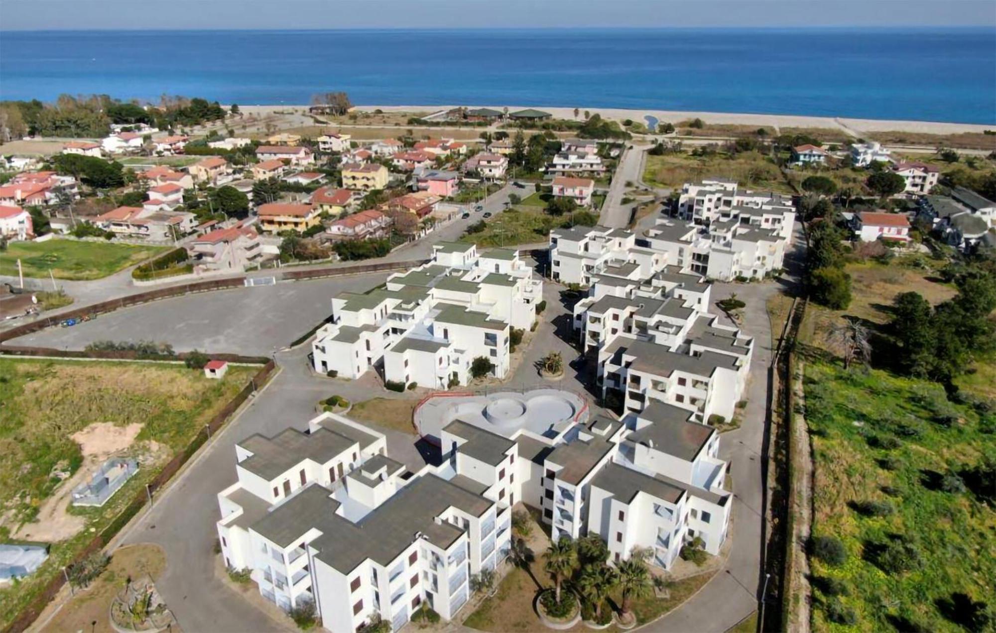 1 Bedroom Cozy Apartment In Isca Sullo Ionio Экстерьер фото